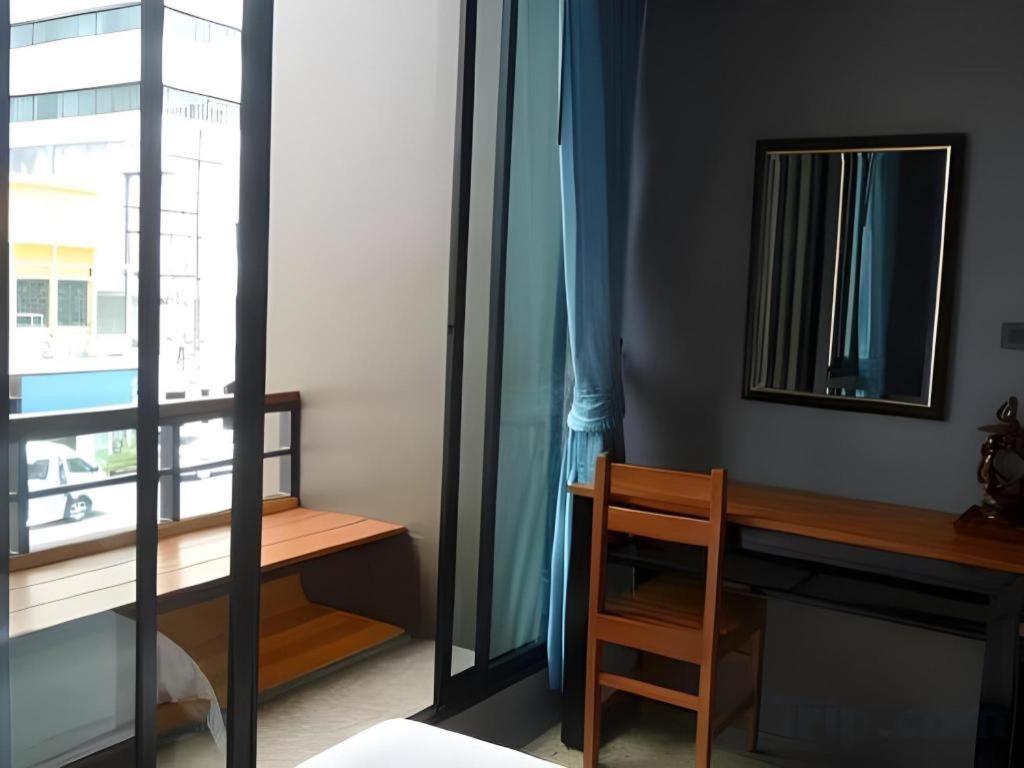 Chomtrang Hotel Buitenkant foto